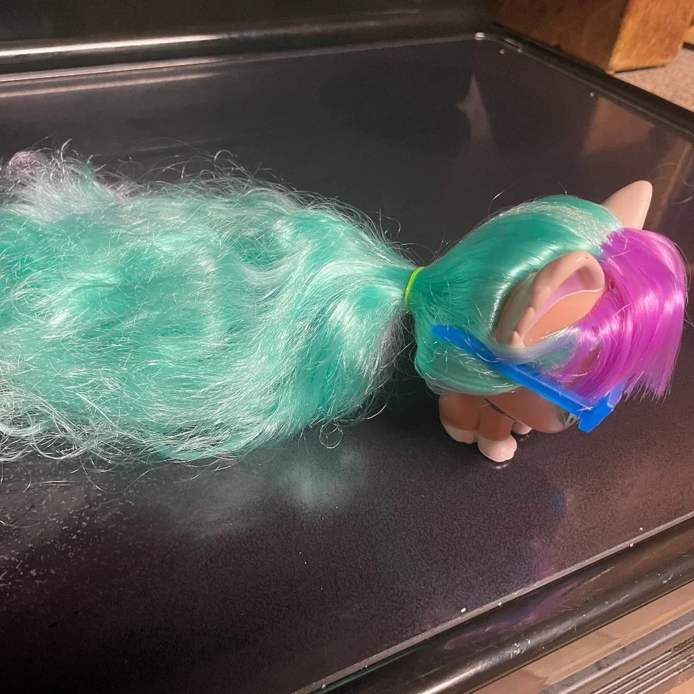 VIP Pets Surprise Hair Reveal Doll